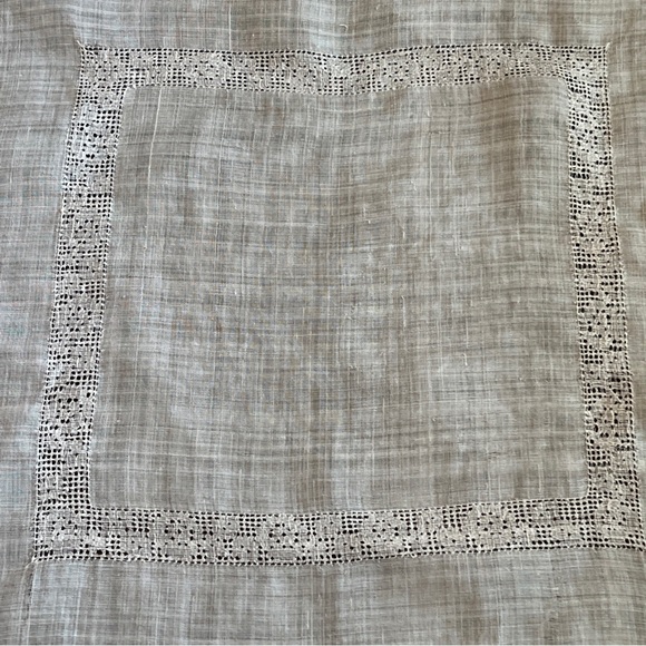 Large 30x32 white embroidered w cutout center fine linen table centerpiece Vtg - Picture 8 of 11
